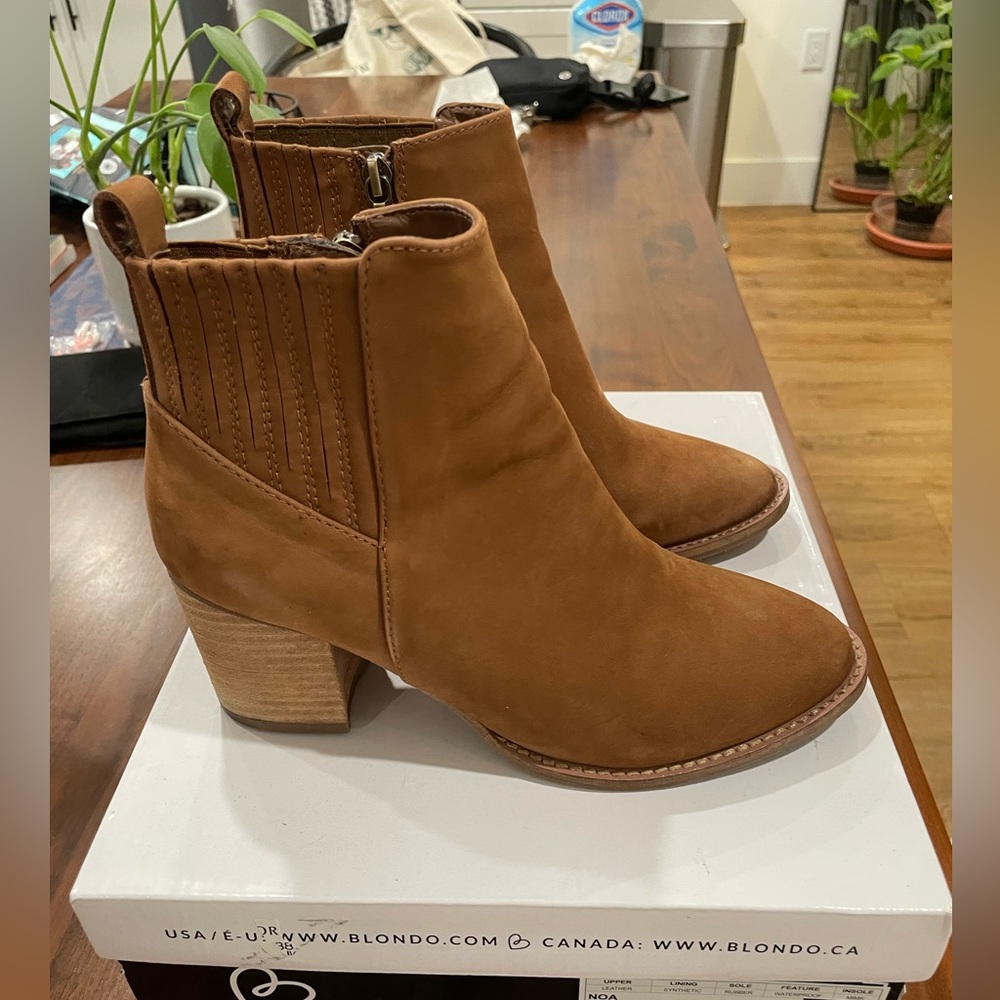 Blondo Noa leather waterproof booties in Nubuck.